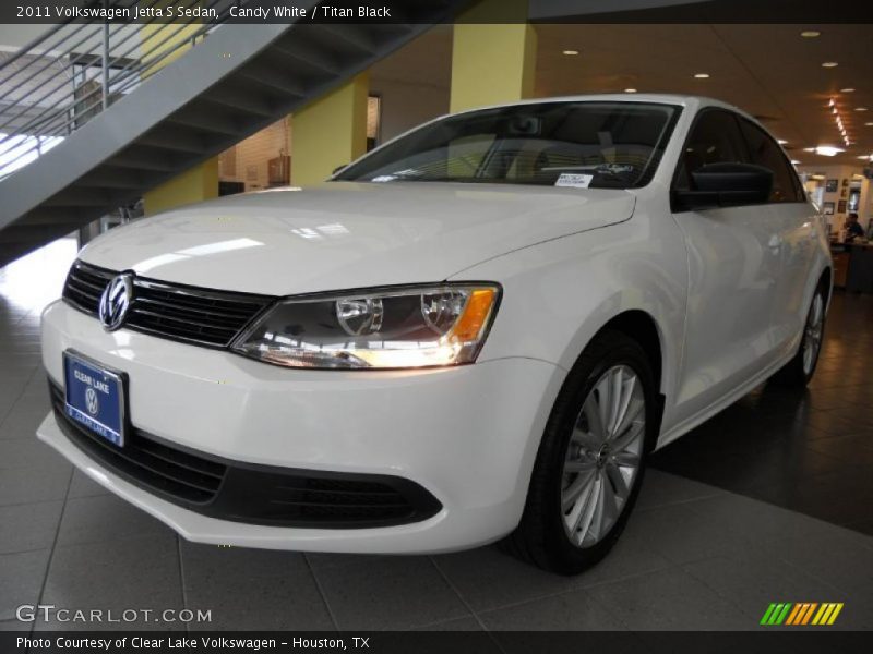 Candy White / Titan Black 2011 Volkswagen Jetta S Sedan