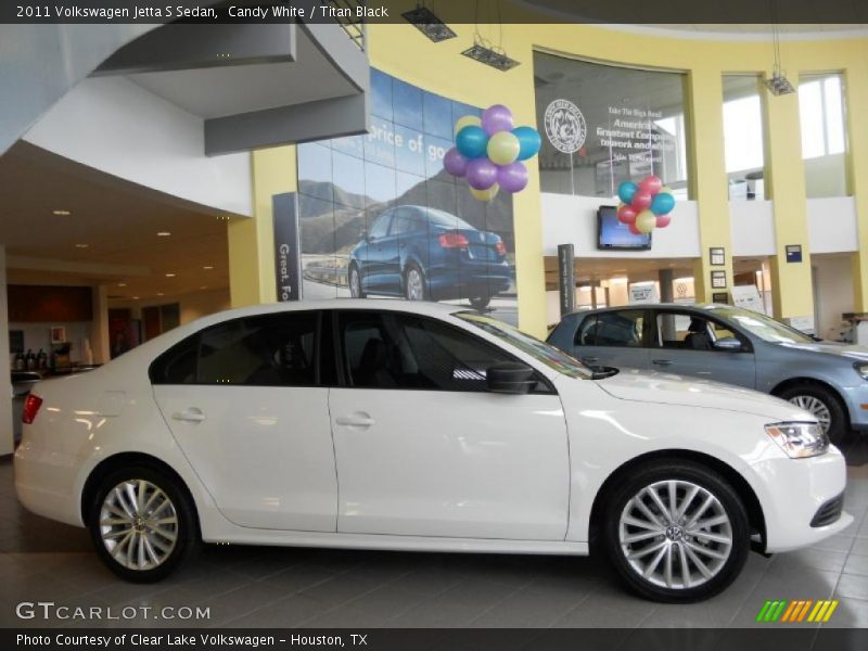 Candy White / Titan Black 2011 Volkswagen Jetta S Sedan