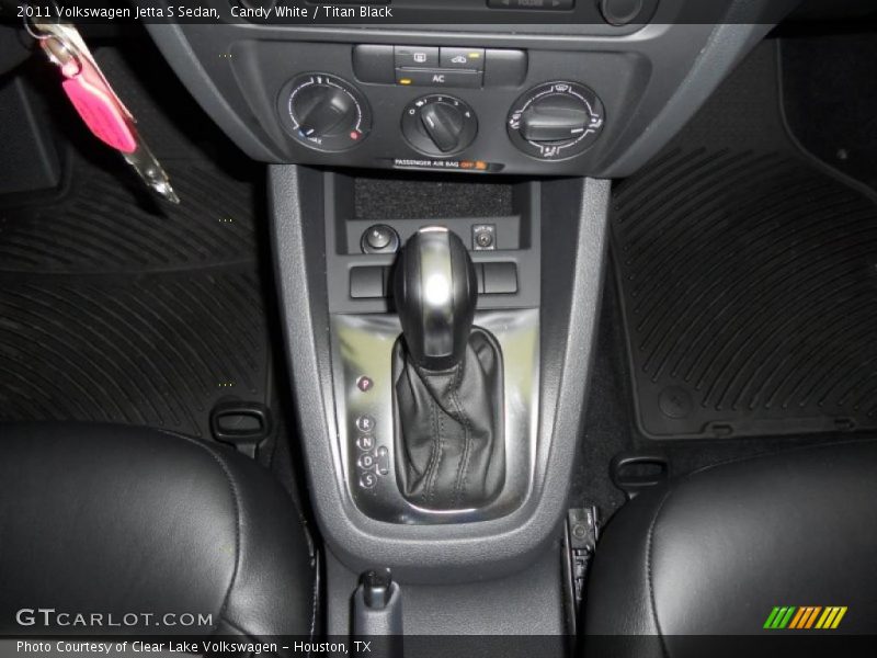 Candy White / Titan Black 2011 Volkswagen Jetta S Sedan