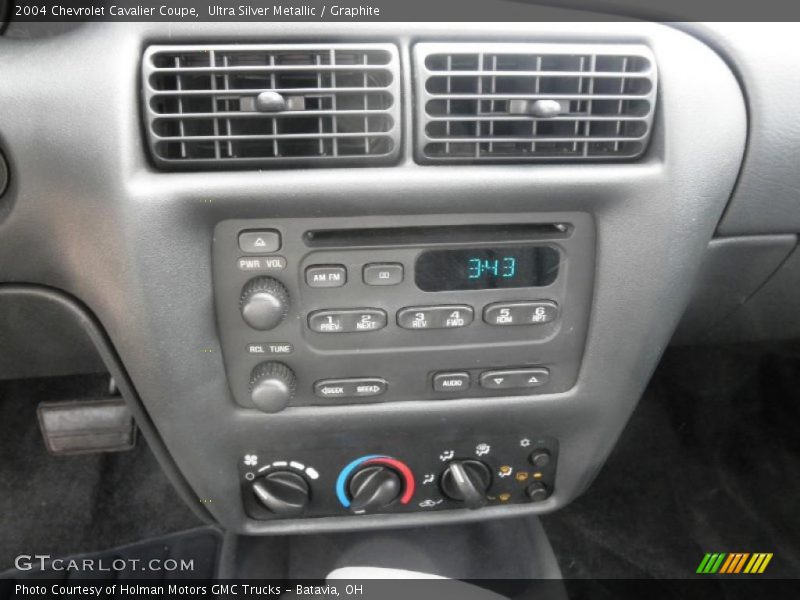 Ultra Silver Metallic / Graphite 2004 Chevrolet Cavalier Coupe
