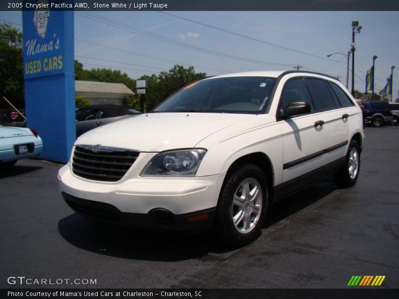 Front 3/4 View of 2005 Pacifica AWD