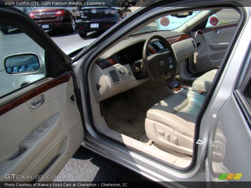 Light Platinum Metallic / Cashmere 2006 Cadillac DTS