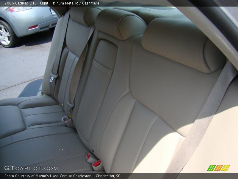 Light Platinum Metallic / Cashmere 2006 Cadillac DTS