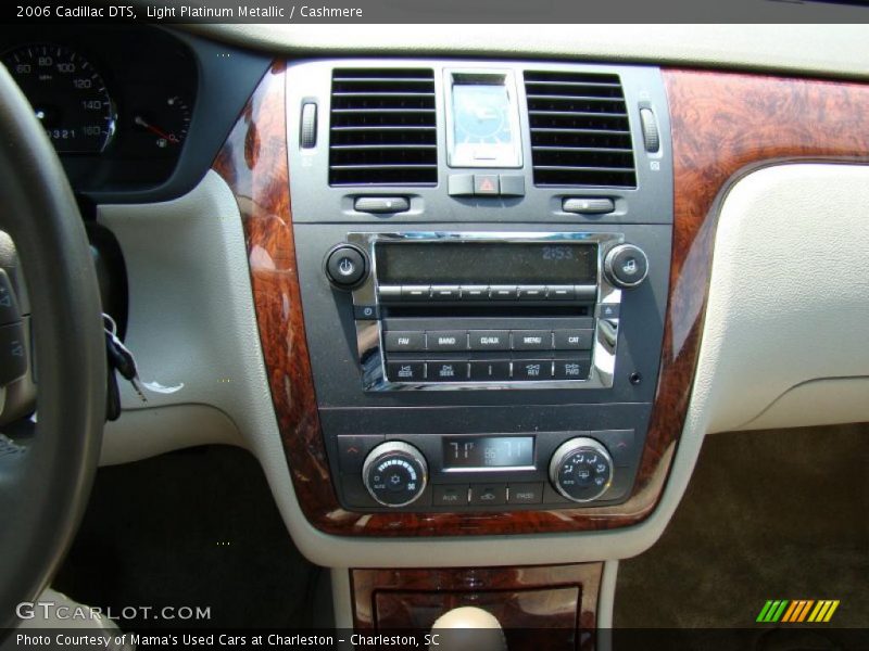 Light Platinum Metallic / Cashmere 2006 Cadillac DTS