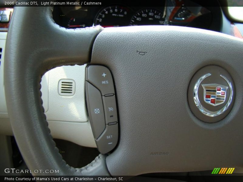 Light Platinum Metallic / Cashmere 2006 Cadillac DTS