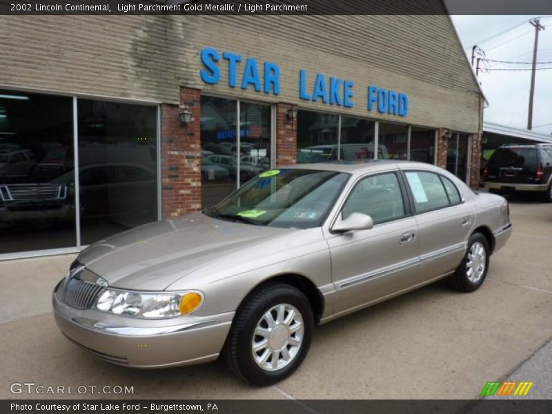 Light Parchment Gold Metallic / Light Parchment 2002 Lincoln Continental