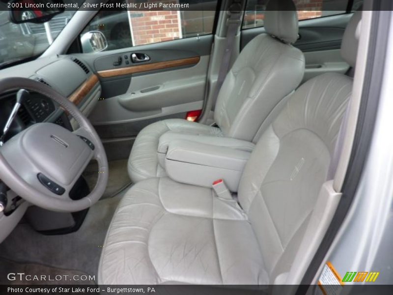 Silver Frost Metallic / Light Parchment 2001 Lincoln Continental