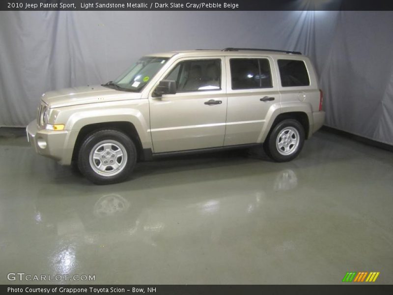 Light Sandstone Metallic / Dark Slate Gray/Pebble Beige 2010 Jeep Patriot Sport