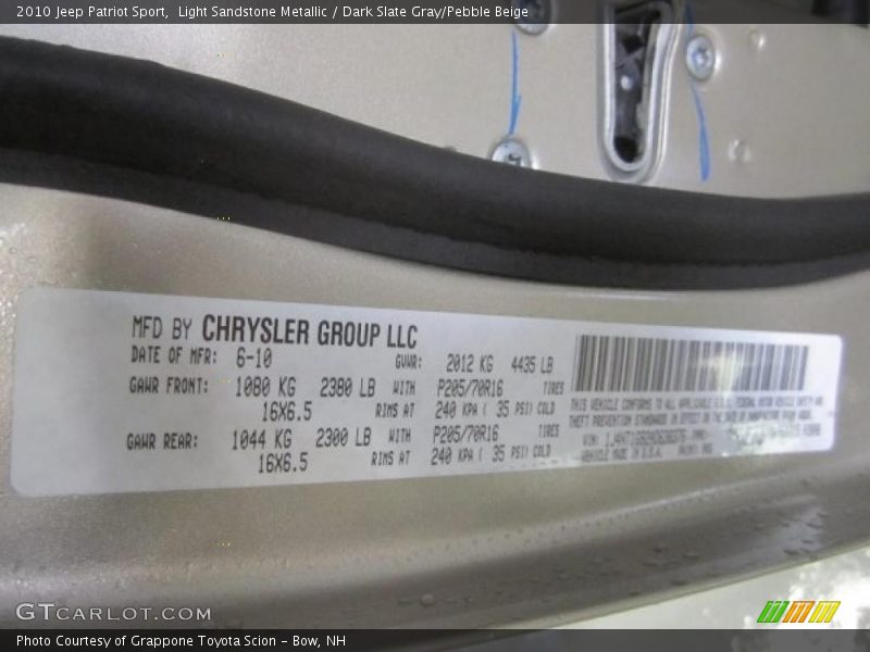 Light Sandstone Metallic / Dark Slate Gray/Pebble Beige 2010 Jeep Patriot Sport