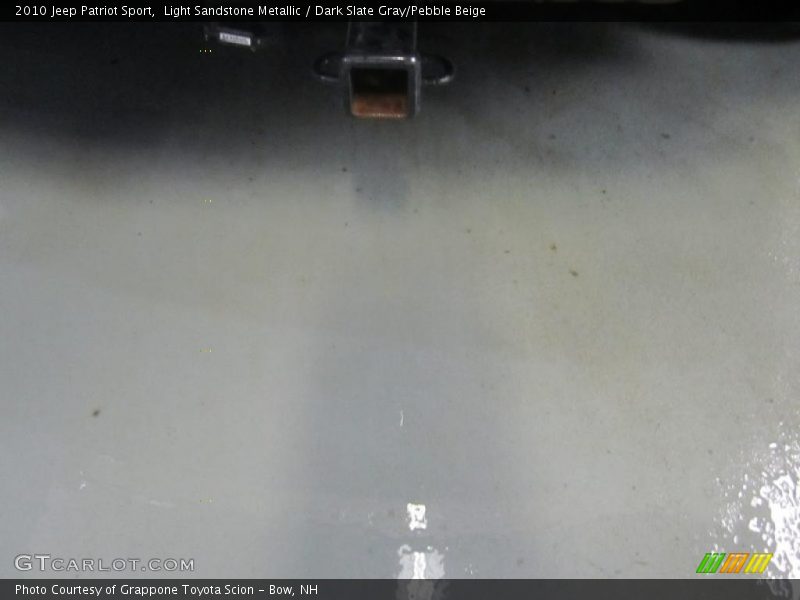 Light Sandstone Metallic / Dark Slate Gray/Pebble Beige 2010 Jeep Patriot Sport