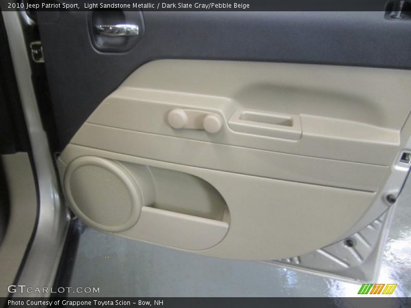 Light Sandstone Metallic / Dark Slate Gray/Pebble Beige 2010 Jeep Patriot Sport