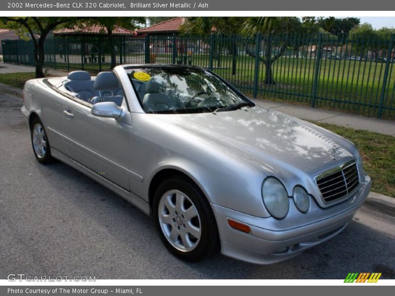 Front 3/4 View of 2002 CLK 320 Cabriolet