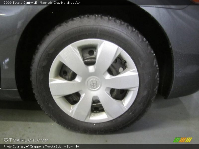 Magnetic Gray Metallic / Ash 2009 Toyota Camry LE
