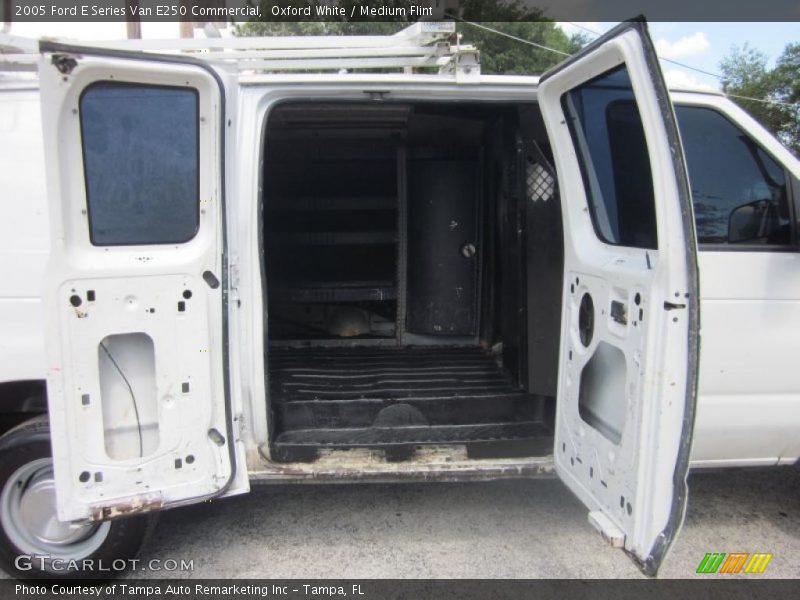 Oxford White / Medium Flint 2005 Ford E Series Van E250 Commercial