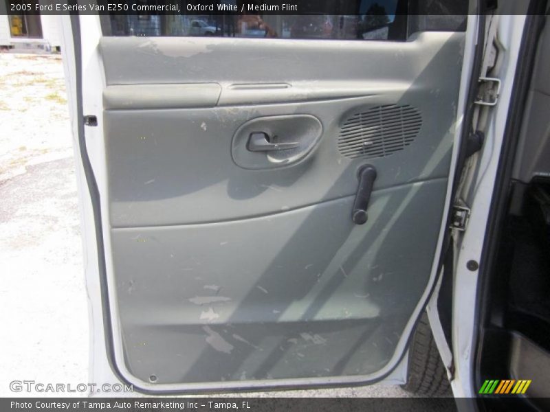 Oxford White / Medium Flint 2005 Ford E Series Van E250 Commercial