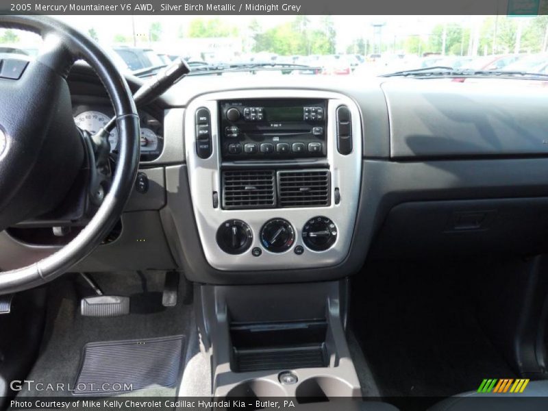 Silver Birch Metallic / Midnight Grey 2005 Mercury Mountaineer V6 AWD