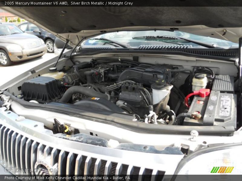 Silver Birch Metallic / Midnight Grey 2005 Mercury Mountaineer V6 AWD