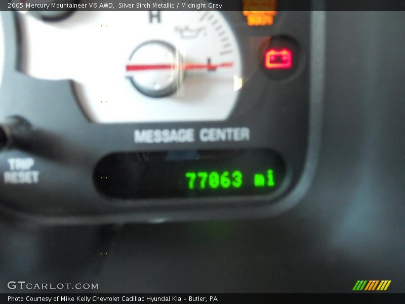 Silver Birch Metallic / Midnight Grey 2005 Mercury Mountaineer V6 AWD