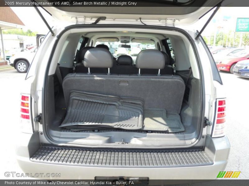 Silver Birch Metallic / Midnight Grey 2005 Mercury Mountaineer V6 AWD