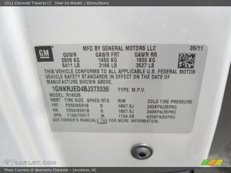 Silver Ice Metallic / Ebony/Ebony 2011 Chevrolet Traverse LT