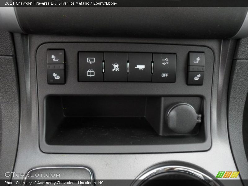 Silver Ice Metallic / Ebony/Ebony 2011 Chevrolet Traverse LT