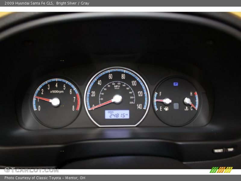 Bright Silver / Gray 2009 Hyundai Santa Fe GLS