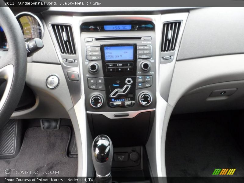 Controls of 2011 Sonata Hybrid