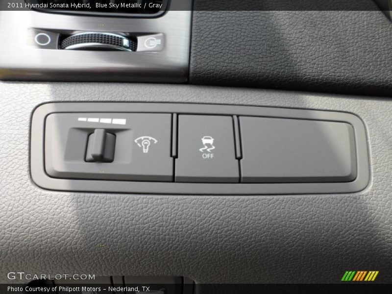 Controls of 2011 Sonata Hybrid