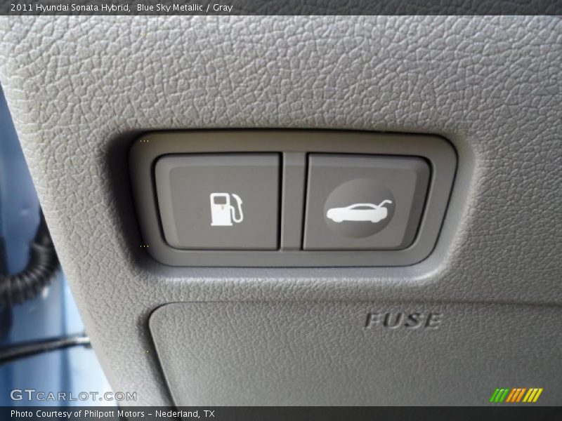 Controls of 2011 Sonata Hybrid