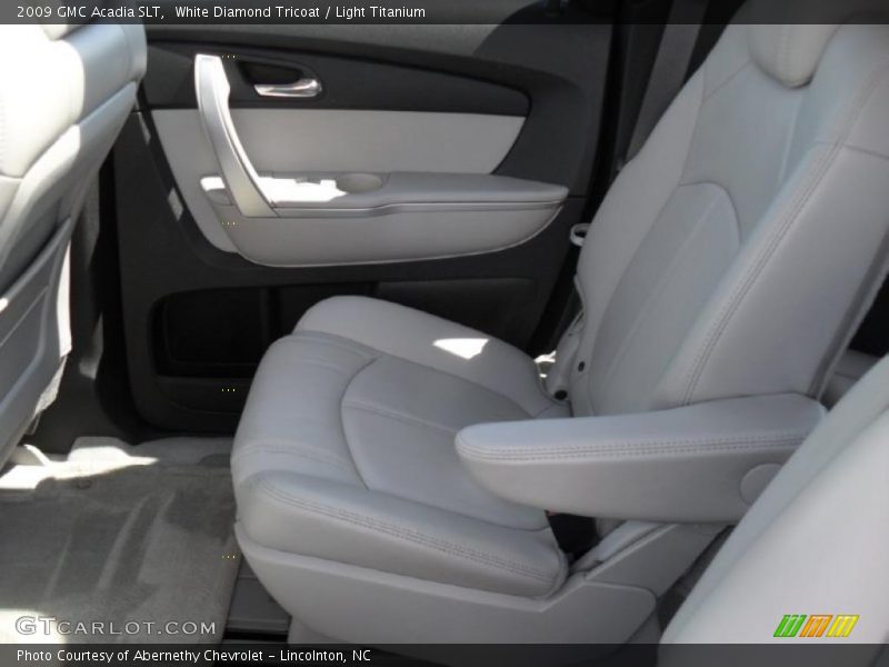 White Diamond Tricoat / Light Titanium 2009 GMC Acadia SLT