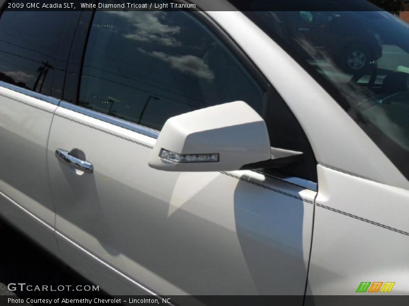 White Diamond Tricoat / Light Titanium 2009 GMC Acadia SLT