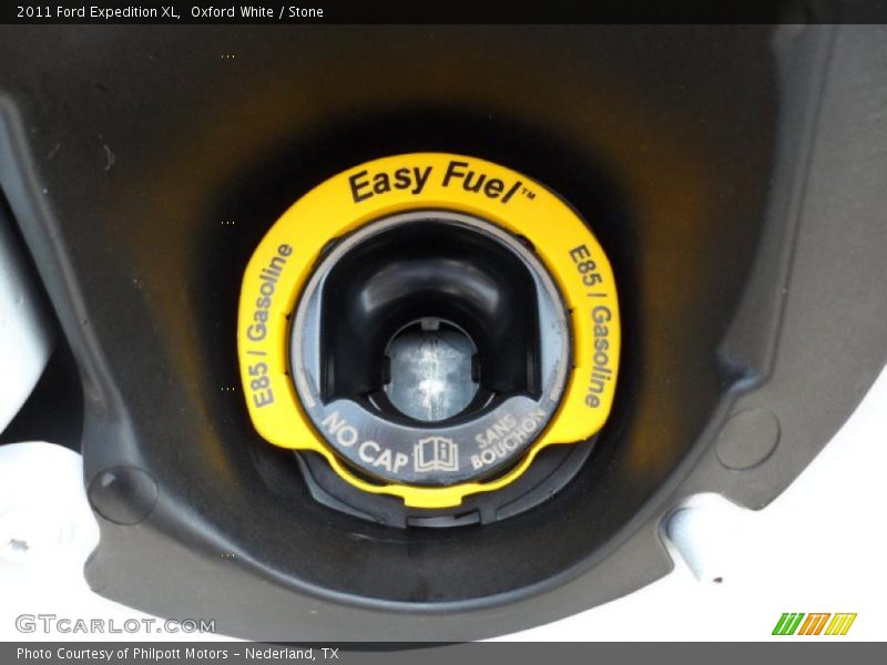 Oxford White / Stone 2011 Ford Expedition XL