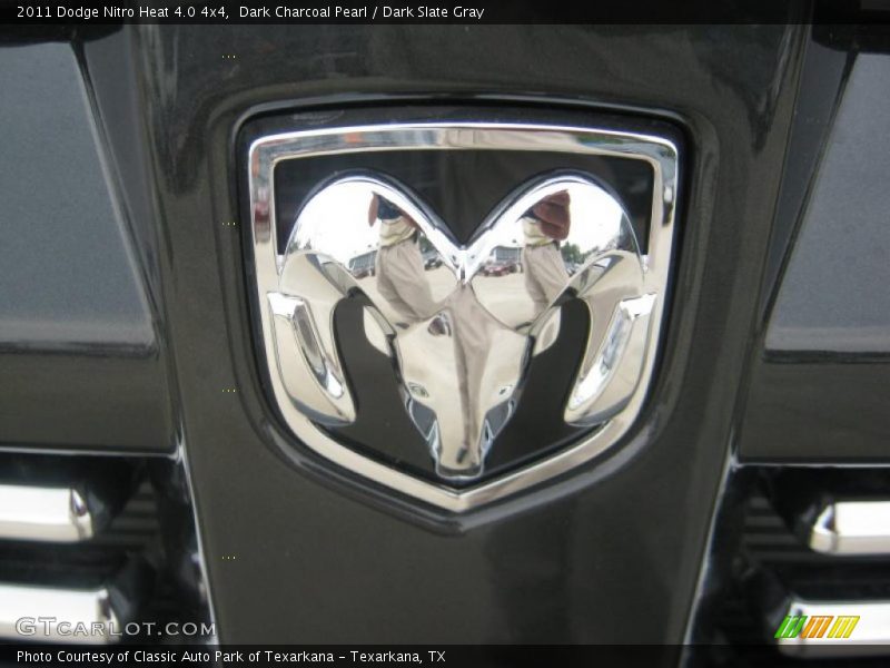  2011 Nitro Heat 4.0 4x4 Logo