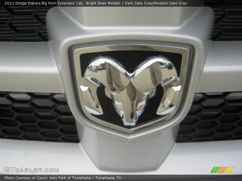 Bright Silver Metallic / Dark Slate Gray/Medium Slate Gray 2011 Dodge Dakota Big Horn Extended Cab