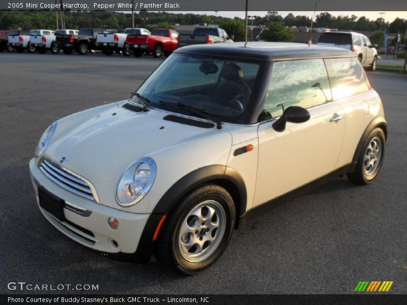 Pepper White / Panther Black 2005 Mini Cooper Hardtop