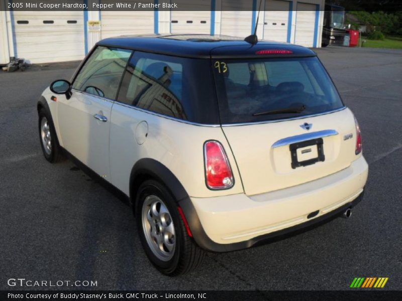 Pepper White / Panther Black 2005 Mini Cooper Hardtop