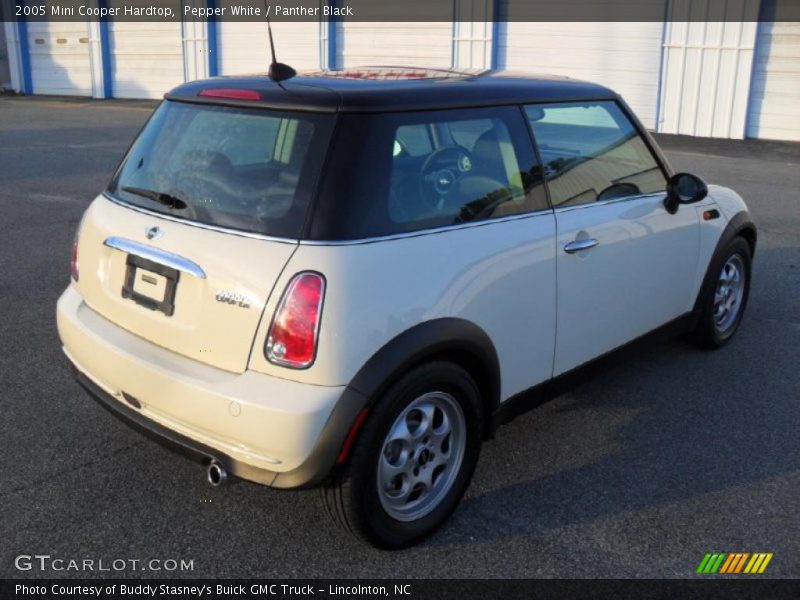 Pepper White / Panther Black 2005 Mini Cooper Hardtop