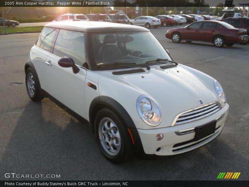 Pepper White / Panther Black 2005 Mini Cooper Hardtop