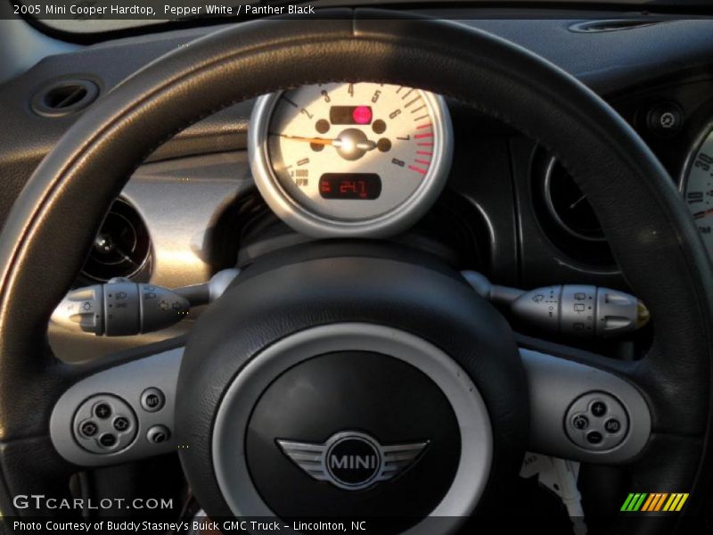 Pepper White / Panther Black 2005 Mini Cooper Hardtop