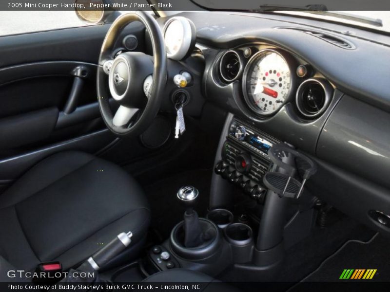 Pepper White / Panther Black 2005 Mini Cooper Hardtop