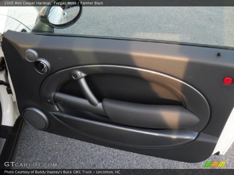 Pepper White / Panther Black 2005 Mini Cooper Hardtop