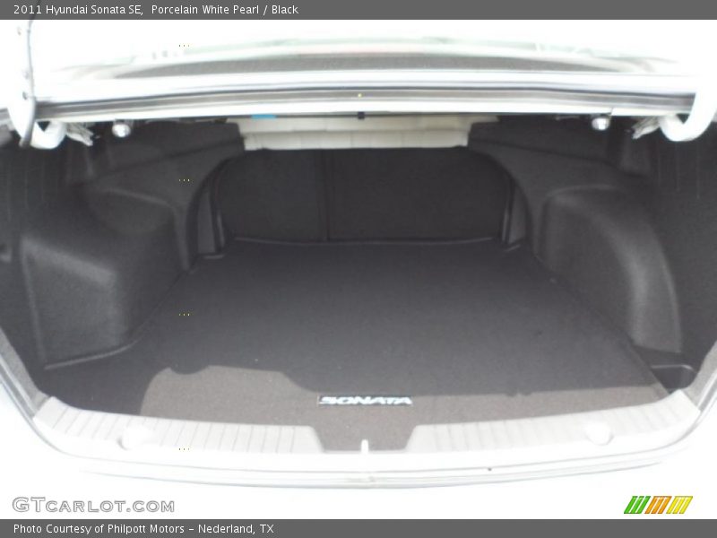 Porcelain White Pearl / Black 2011 Hyundai Sonata SE