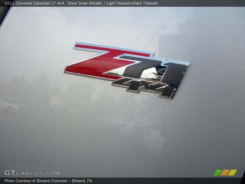 Sheer Silver Metallic / Light Titanium/Dark Titanium 2011 Chevrolet Suburban LT 4x4