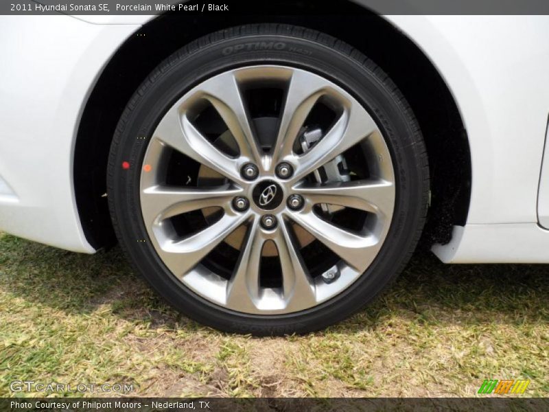 Porcelain White Pearl / Black 2011 Hyundai Sonata SE