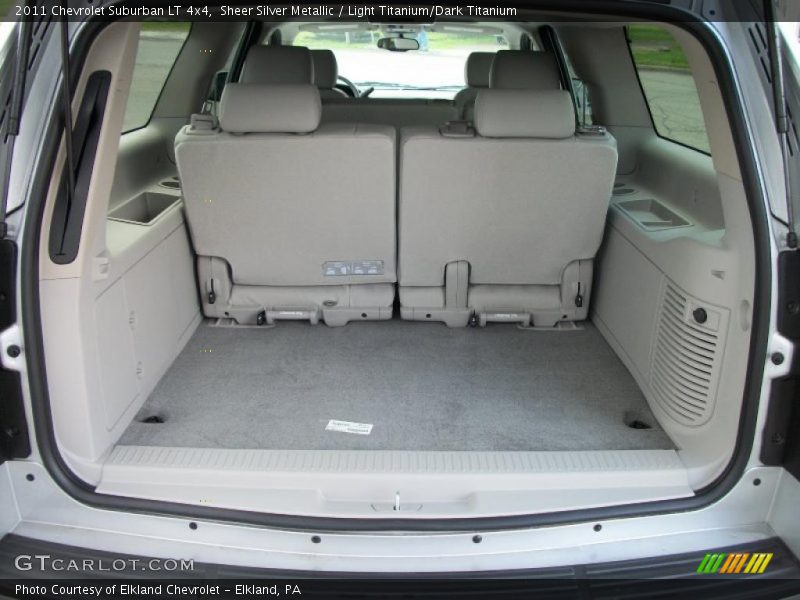 Sheer Silver Metallic / Light Titanium/Dark Titanium 2011 Chevrolet Suburban LT 4x4