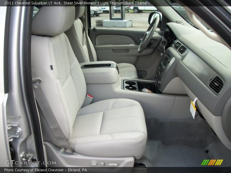Sheer Silver Metallic / Light Titanium/Dark Titanium 2011 Chevrolet Suburban LT 4x4