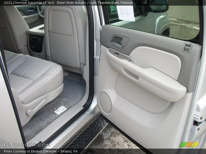 Sheer Silver Metallic / Light Titanium/Dark Titanium 2011 Chevrolet Suburban LT 4x4