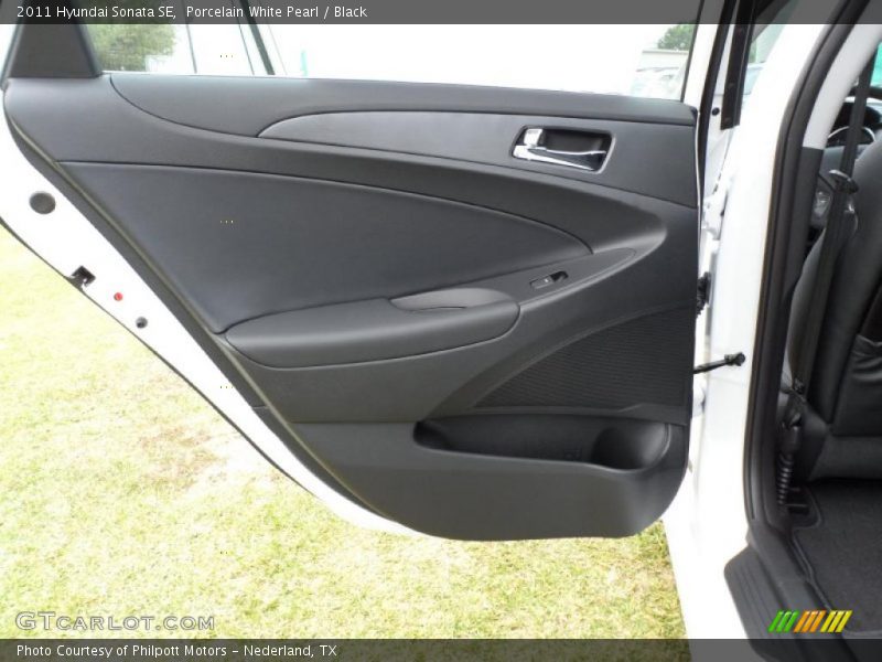Porcelain White Pearl / Black 2011 Hyundai Sonata SE