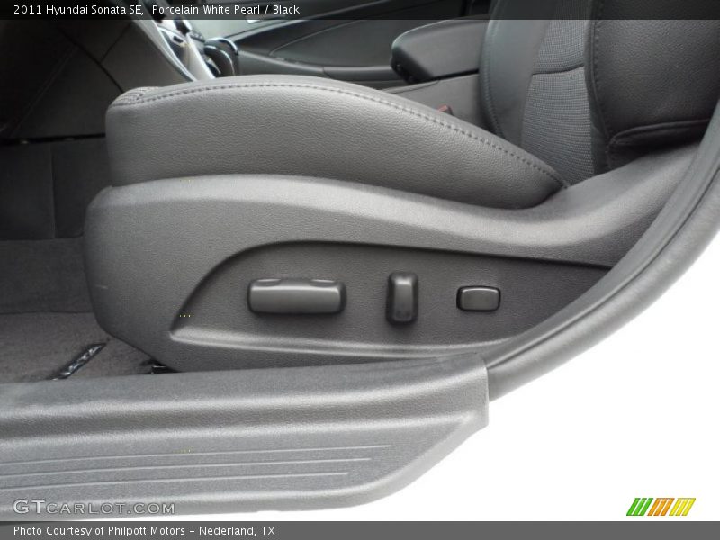 Porcelain White Pearl / Black 2011 Hyundai Sonata SE