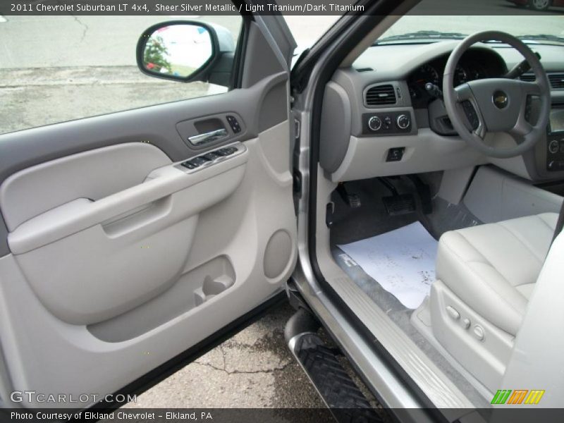Sheer Silver Metallic / Light Titanium/Dark Titanium 2011 Chevrolet Suburban LT 4x4